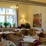 Hotel Esplanade 3*