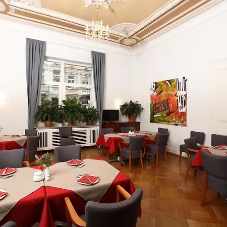 Hotel Esplanade 3*